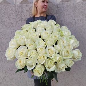 Букет 55 белых роз